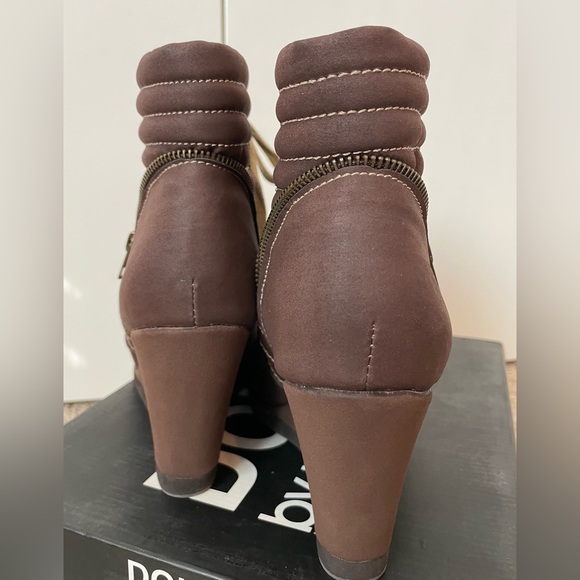 Dolce by MojoMoxie LaceUp Wedge Bootie, Brown 10M, with Zipper Accents - Picture 6 of 11